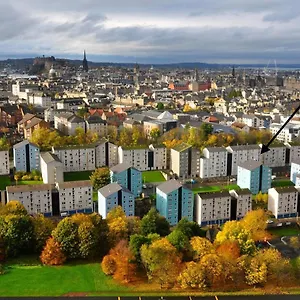 Apartment Holyrood Skyline