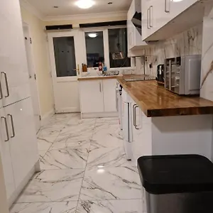 https://a-private-room-close-to-canning-town-station-and-excel-centre.cambridgehotelsuk.com